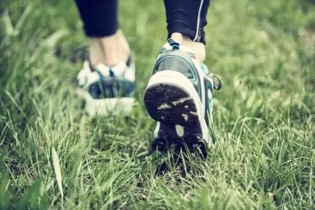 Nhung vat dung khong nen mang theo khi di du lich - Anh 5