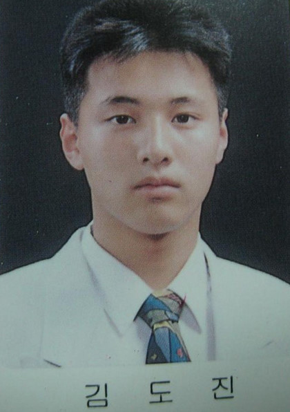 Ngoại hình điển trai của Won Bin 22 năm trước - Ảnh 13 Ngoai hinh dien trai cua Won Bin 22 nam truoc - Anh 13