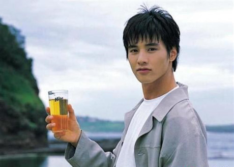 Ngoại hình điển trai của Won Bin 22 năm trước - Ảnh 18 Ngoai hinh dien trai cua Won Bin 22 nam truoc - Anh 18
