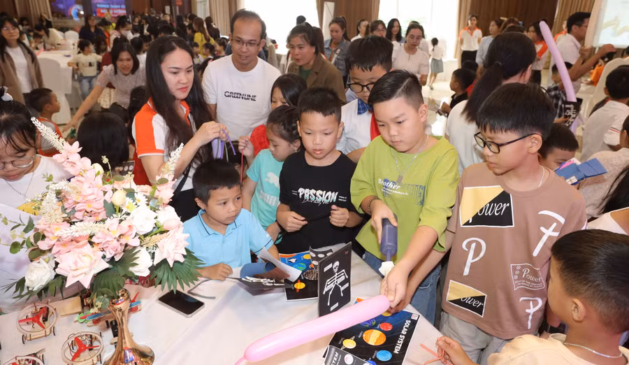 Không gian trải nghiệm STEM cho học sinh tiểu học do iSMART Đắk Lắk tổ chức. (Ảnh: TT)