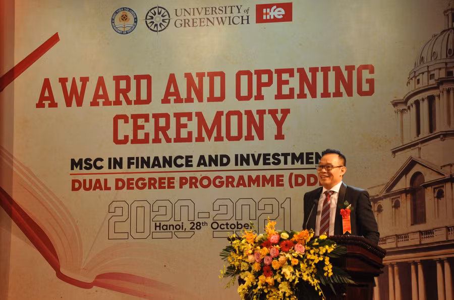 PGS.TS Bùi Đường Nghiêu phát biểu tại buổi lễ.