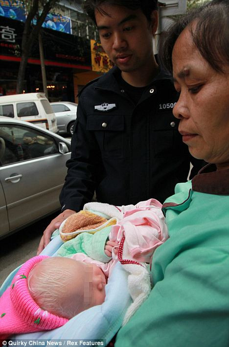 The little girl was found on the street in Nanning, Guangxi Province with a note and some baby clothes Read more: http://www.dailymail.co.uk/news/article-1332341/Baby-girl-China-abandoned-street--BLONDE.html#ixzz15yw1uzbY