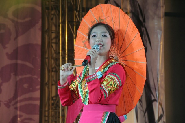 Miss Sư phạm tỏa sáng tài sắc ảnh 2