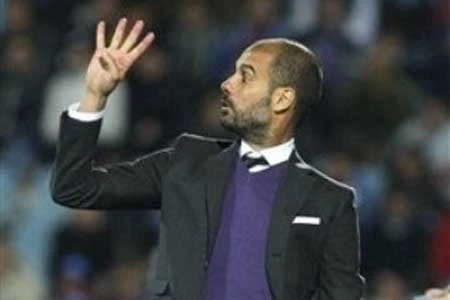 HLV Pep Guardiola bảo vệ &quot;Vua&quot; áo đen