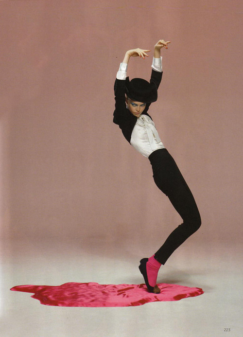 Siri Tollerod cực kỳ độc đáo dưới ống kính của Tim Gutt ảnh 10