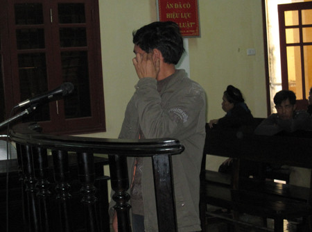 12 tháng tù cho kẻ hành hung nhà báo