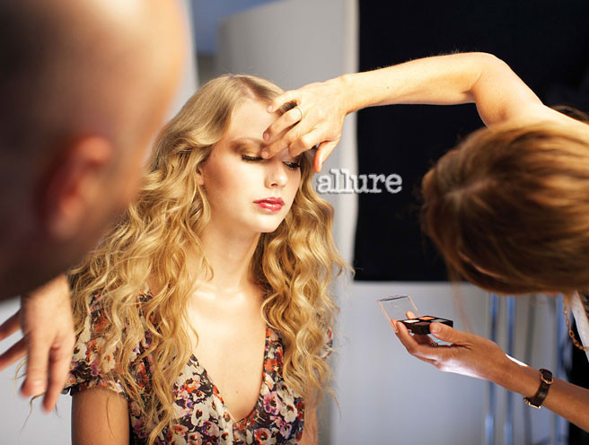 Taylor Swift khoe vẻ đẹp ngọt ngào và quyến rũ ảnh 4 Taylor Swift khoe vẻ đẹp ngọt ngào và quyến rũ ảnh 4