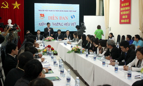 Quang cảnh diễn đàn "Niềm tin thương hiệu Việt" được Thành đoàn Hà Nội tổ chức sáng nay. Ảnh, gdtd.vn