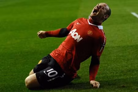 Sir Alex ca ngợi lòng dũng cảm của Rooney (Clip)