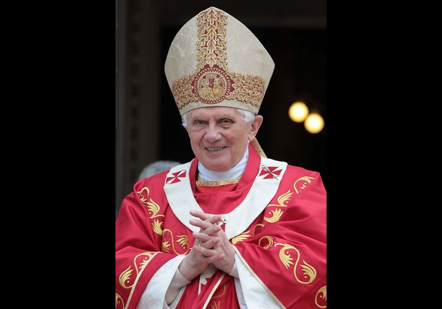 Công bố danh sách nhân vật quyền lực nhất hành tinh ảnh 5 * Age: 83 * Title: Pope * Organization: Roman Catholic Church * Residence: Vatican City * Country of citizenship: Germany * Marital Status: Single