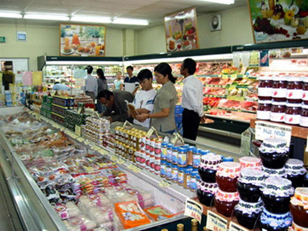 Dự trữ Tết: Hàng nhiều, giá có "mềm"?