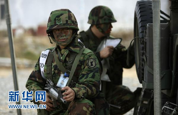 Cận cảnh cuộc siêu tập trận hải quân của Mỹ - Hàn ảnh 8