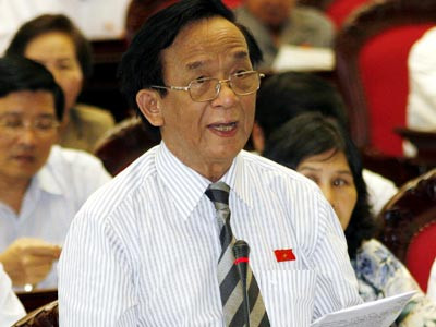 Đại biểu Quốc hội Nguyễn Lân Dũng: "Có thông tin cho rằng dịp Đại lễ vừa qua tốn kém tới 94.000 tỷ đồng".