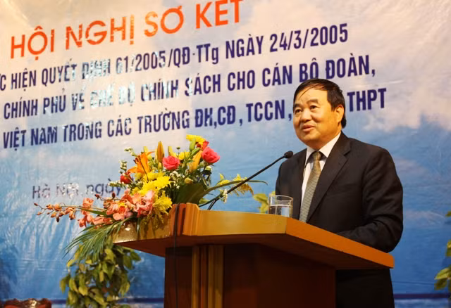 Thứ trưởng Bộ GD&ĐT Trần Quang Quý phát biểu tại Hội nghị. Ảnh: gdtd.vn