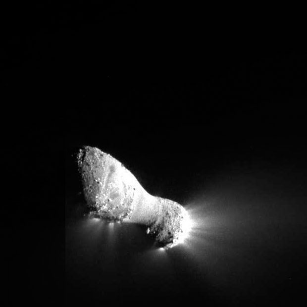 This image of Comet Hartley 2 was captured by NASA’s EPOXI mission during the spacecraft’s flyby of comet Hartley 2. It was captured using the spacecraft’s Medium-Resolution Instrument. The EPOXI - its full name is Extrasolar Planet Observation and Deep Impact Extended Investigation - reached the Hartley 2 comet after a 2.5-year journey across the solar system, a distance of some 4.6 billion kilometres (2.9 billion miles). The EPOXI mission flew within about 435 miles (700 kilometres) of the comet