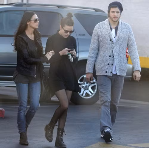 Nước dừa có phải là bí quyết trẻ trung của Demi Moore? ảnh 4