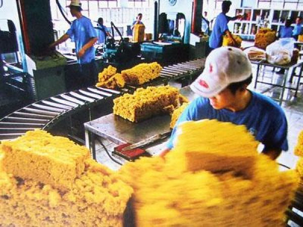 Tháng 11, nhập siêu 1,3 tỷ USD