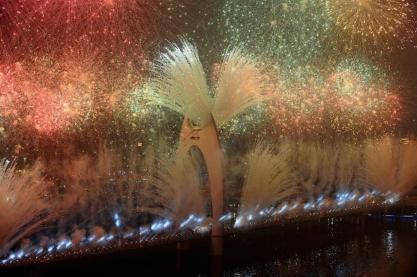 Lễ bế mạc ASIAD 16: Bữa tiệc của ánh sáng và sắc màu ảnh 10