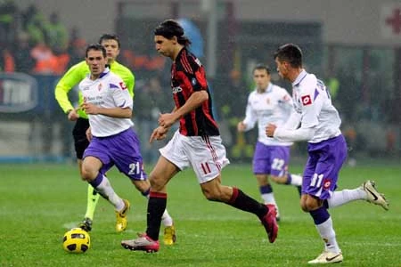 HLV Allegri: &quot;AC Milan đã có một tinh thần thi đấu tập thể tuyệt vời&quot; (Clip)