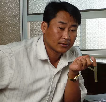 Tạm đình chỉ công tác cán bộ xã hiếp dâm trẻ em