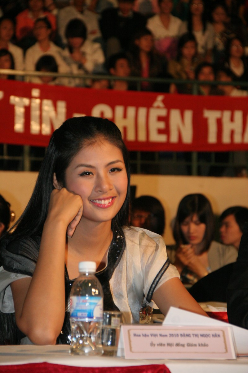 Giám khảo Ngọc Hân duyên dáng. Ảnh: gdtd.vn