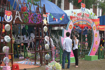 Trong dịp này, nhiều hoạt động ý nghĩa, thiết thực được thầy, trò nhà trường tổ chứa