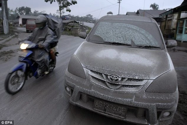 Indonesia náo loạn vì thảm họa núi lửa