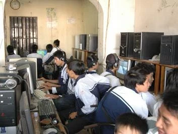 Hà Nội: Đã đóng cửa 417/485 đại lý internet gần trường học