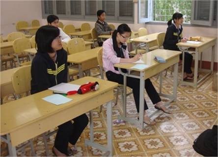 Các thí sinh trước giờ làm bài thi Các thí sinh trước giờ làm bài thi