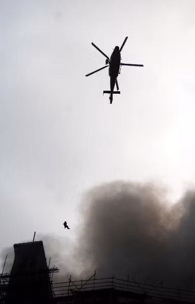 Trực thăng đến ứng cứu