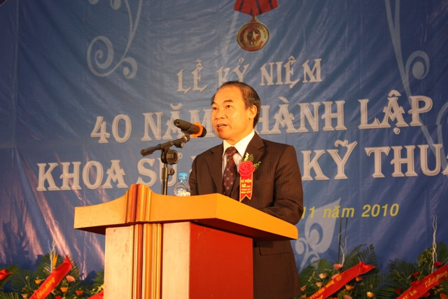 Thứ trưởng Bộ GD&ĐT phát biểu tại buổi lễ. Ảnh: gdtd.vn