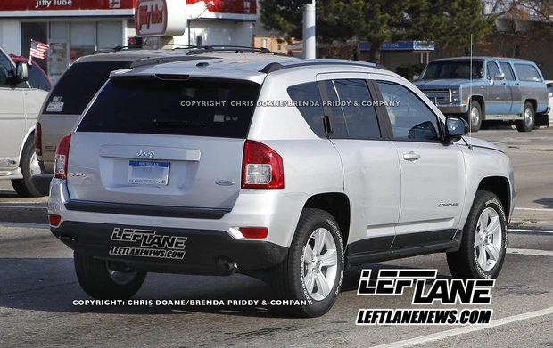 Jeep Compass 2011 bất ngờ xuất hiện trên đường phố