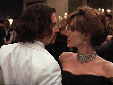 Johnny Depp gặp rắc rối vì cảnh "ướt át" cùng Angelina Jolie ảnh 1 Johnny Depp gặp rắc rối vì cảnh "ướt át" cùng Angelina Jolie ảnh 1