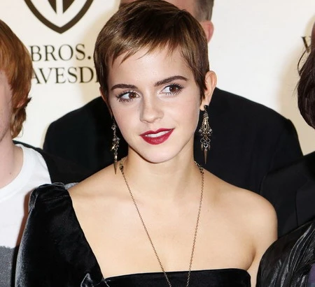 Emma Watson trở nên rất xinh đẹp và quyến rũ