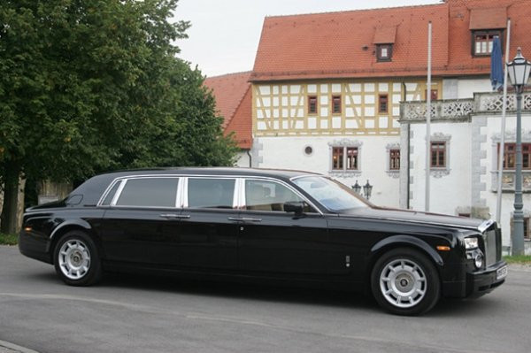 Rao bán Rolls-Royce Phantom Limousine bọc thép cực độc ảnh 1
