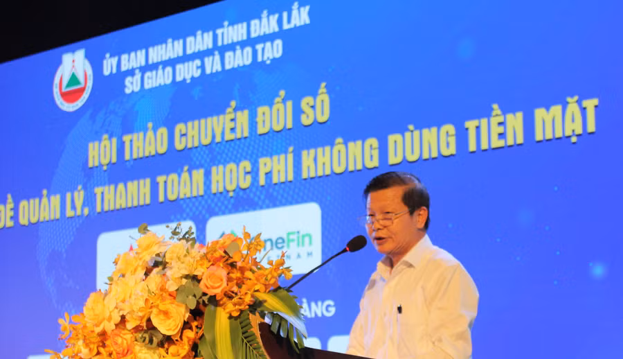 Ông Biện Văn Minh, Trưởng phòng KH-TC Sở GD&ĐT phát biểu tại Hội thảo.