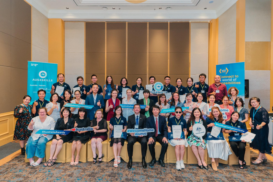 38 du học sinh Việt Nam học tập tại Australia về nước.