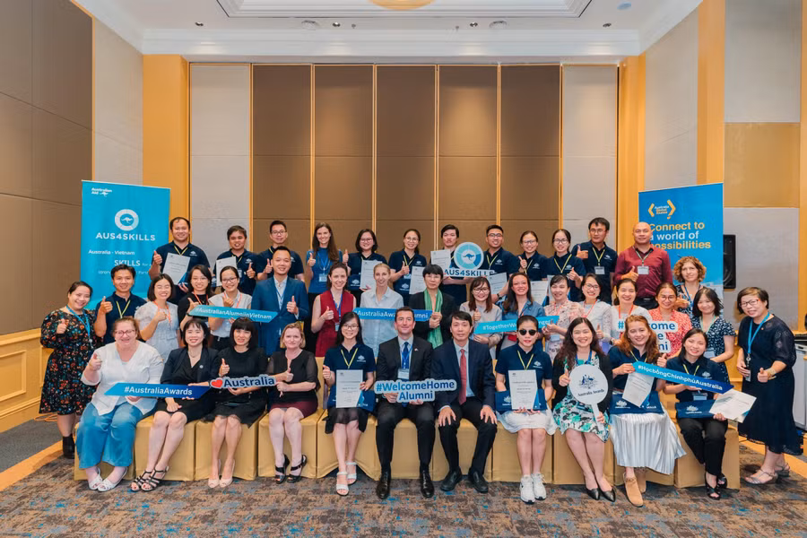 38 du học sinh Việt Nam học tập tại Australia về nước.