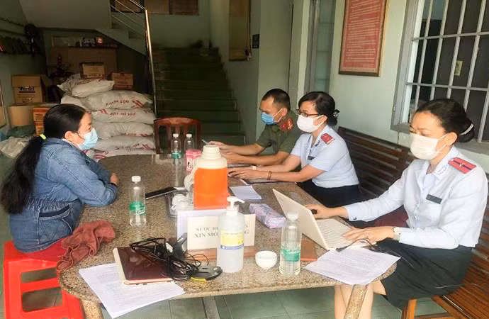 Cơ quan chức năng làm việc với bà D.T.H.