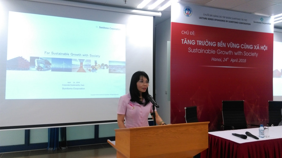 Phó Hiệu trưởng Trường ĐH KTQD Trần Thị Vân Hoa đánh giá cao sự hợp tác của Sumitomo trong đào tạo sinh viên Phó Hiệu trưởng Trường ĐH KTQD Trần Thị Vân Hoa đánh giá cao sự hợp tác của Sumitomo trong đào tạo sinh viên