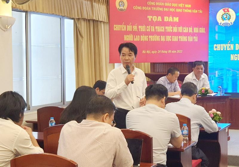 Các đại biểu trao đổi tại Toạ đàm Các đại biểu trao đổi tại Toạ đàm