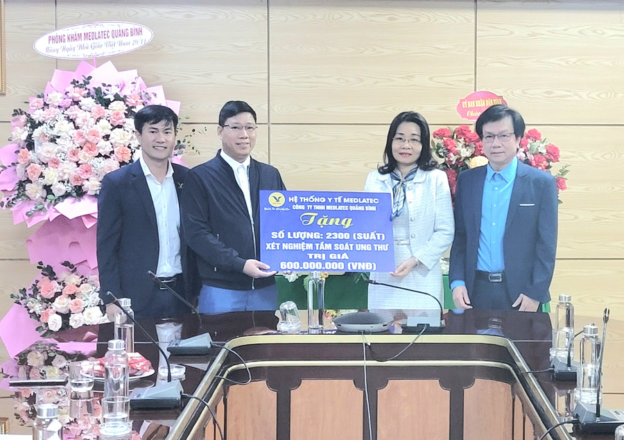 Sở GD Quảng Bình, Công đoàn ngành Giáo dục phối hợp đơn vị y tế triển khai khám bệnh cho giáo viên. Sở GD Quảng Bình, Công đoàn ngành Giáo dục phối hợp đơn vị y tế triển khai khám bệnh cho giáo viên.