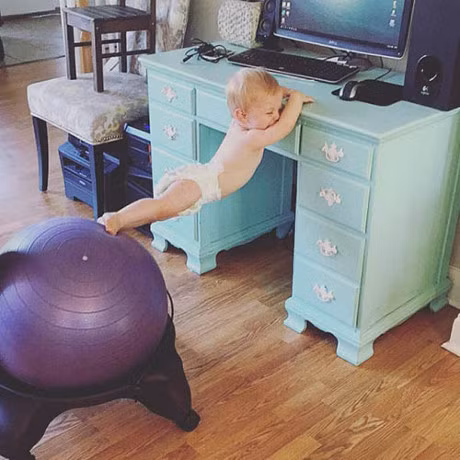 Khi nhung tro nghich ngom cua tre khien moi bo me deu phai 