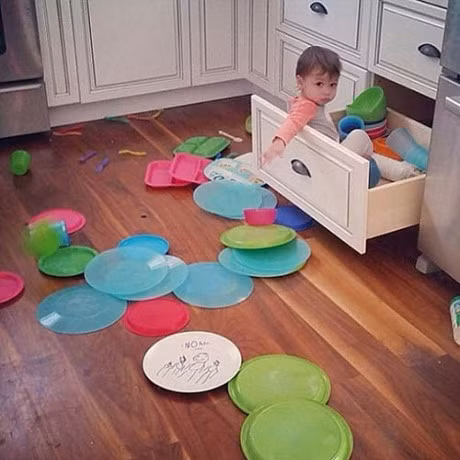 Khi nhung tro nghich ngom cua tre khien moi bo me deu phai 