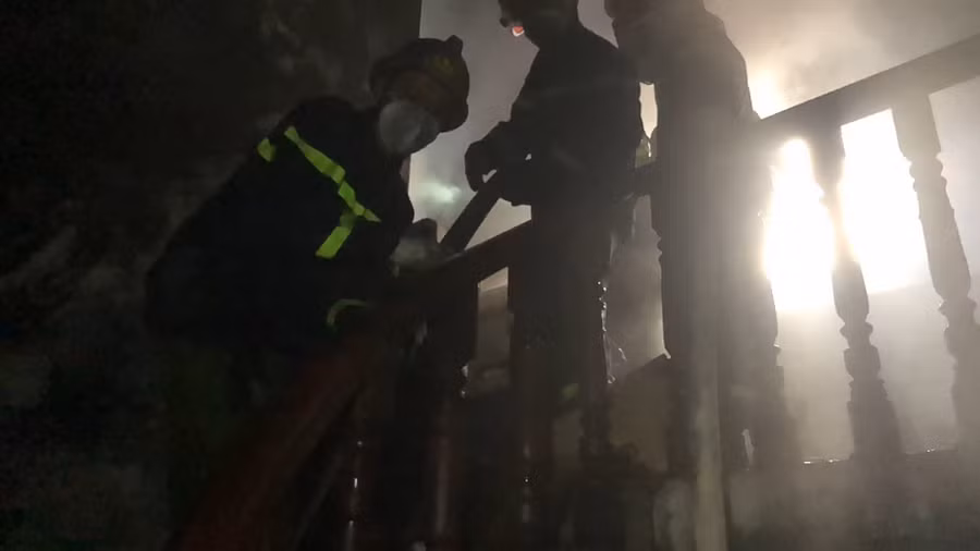 Cháy lớn nhà dân trên đường Phan Bá Vành, nhiều người hốt hoảng ảnh 3