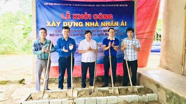 Khởi công xây nhà nhân ái cho hộ dân tại xã Sơn Tiến, Hương Sơn, Hà Tĩnh.