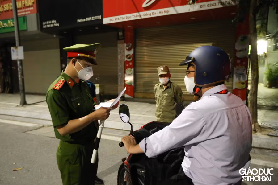 Lực lượng tại chốt chống dịch Covid-19 trên địa bàn thành phố.