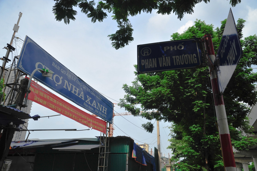 Cảnh "vườn không nhà trống" ở khu chợ sinh viên nổi tiếng nhất Thủ đô ảnh 1