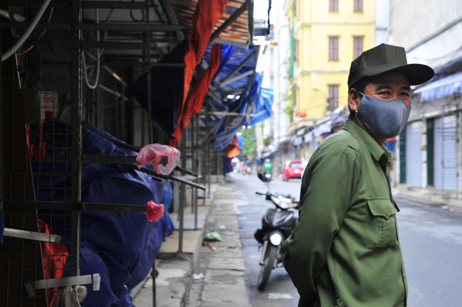 Cảnh "vườn không nhà trống" ở khu chợ sinh viên nổi tiếng nhất Thủ đô ảnh 12