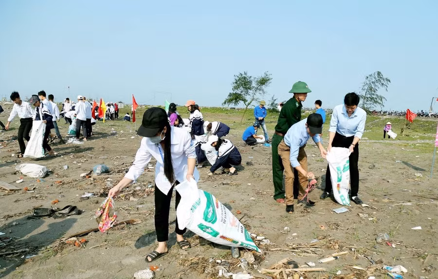 Cùng chung tay làm sạch môi trường biển